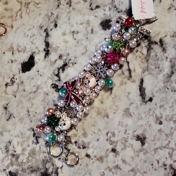 Betsey Johnson holiday polar bear Gift Bows Snowflake - Picture 2 of 9